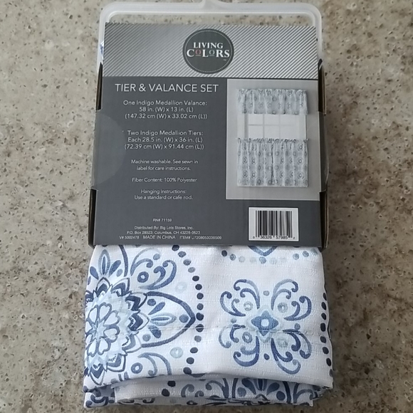 Blue Medallion tier & valance set - Picture 3 of 4